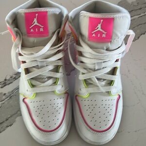 Nike Jordan Youth Air 1 Mid Gs Edge Glow Cv4611 100 Size Y6.5